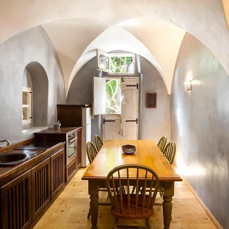 Ducato Wine Village Station touristique